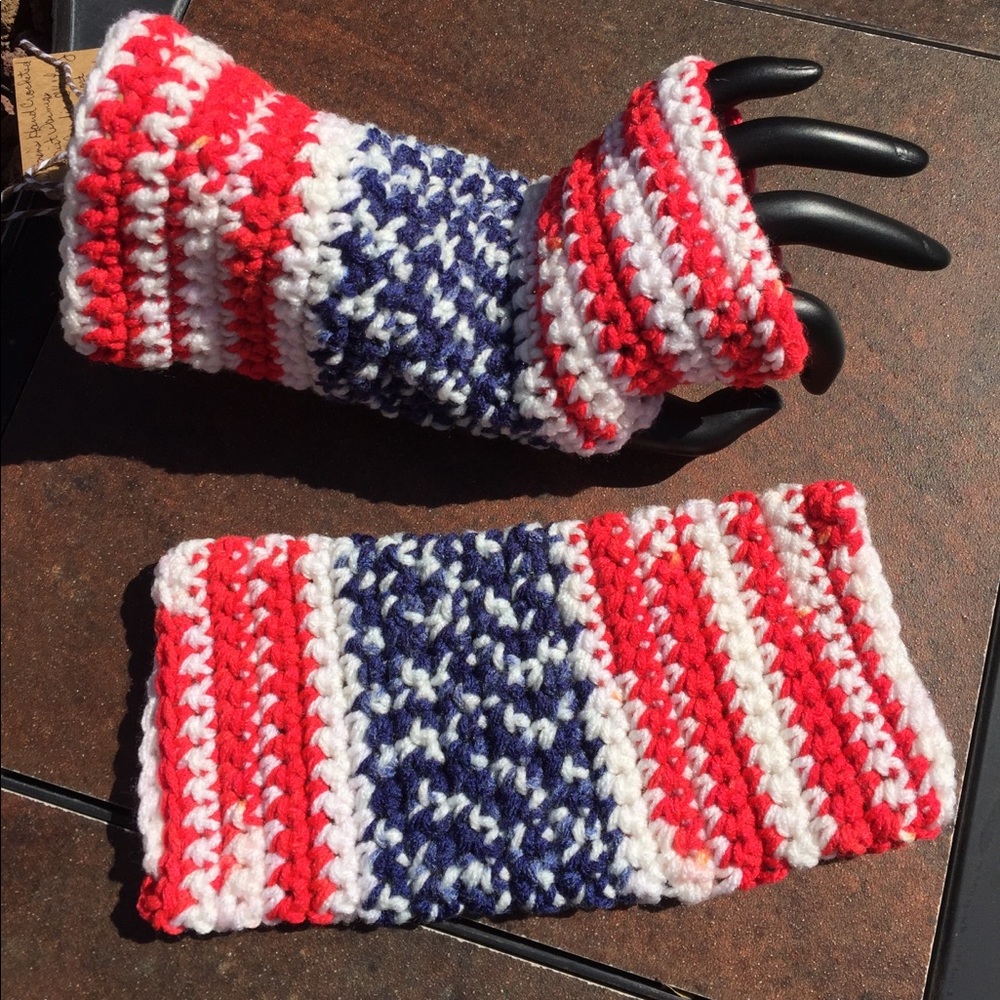 Handmade Red White & Blue Texting Gaming Gloves Crochet Knit Artisan